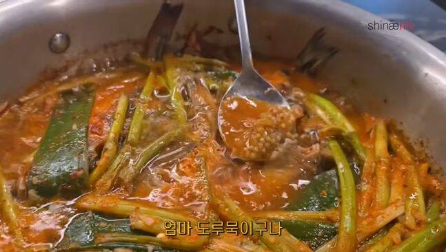 보기만해도 군침 도는 도루묵 조림. 밥도둑이 따로 없다. 사진=유튜브 신애라이프 캡처