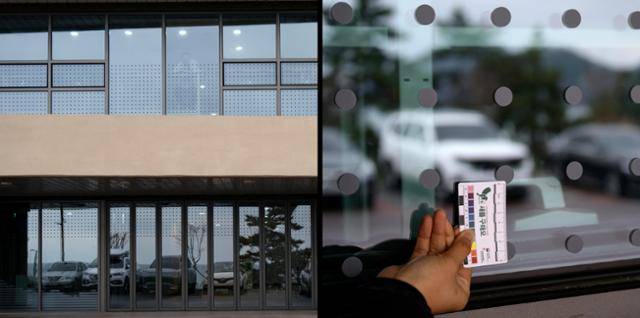 지난 24일 전북 부안군 변산반도 생태탐방원 외벽 유리 모습. 잘 보이는 건물 정면에만 필름을 부착한 데다, 그마저도 조망권을 이유로 사람 시선이 닿는 구간은 비워뒀다. 심지어 부착된 필름의 간격조차 규정에 맞지 않는다.