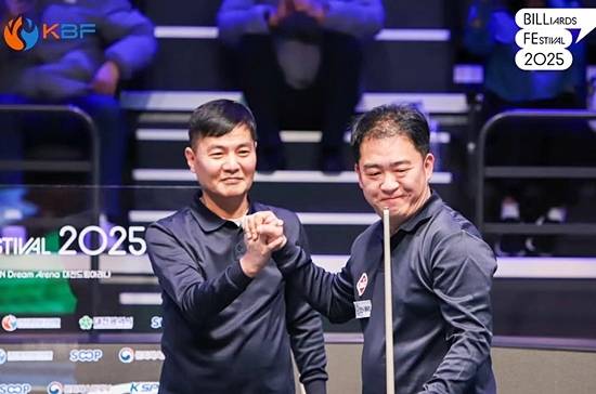 캐롬 D2&D3 클럽팀챔피언십에서 우승한 박춘우(왼쪽) 송현일(경기도김포A24). (사진=대한당구연맹)