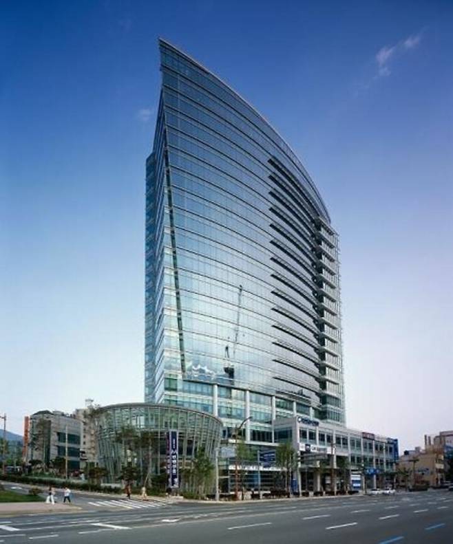 부산 연제구 연산동 국민연금공단 부산지역본부 사옥 전경.