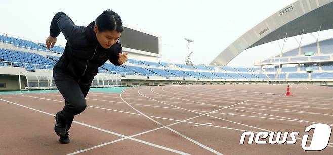 트랙 위를 빠르게 질주하는 '스프린트'도 러닝의 일부다./뉴스1 ⓒ News1 남성진 기자