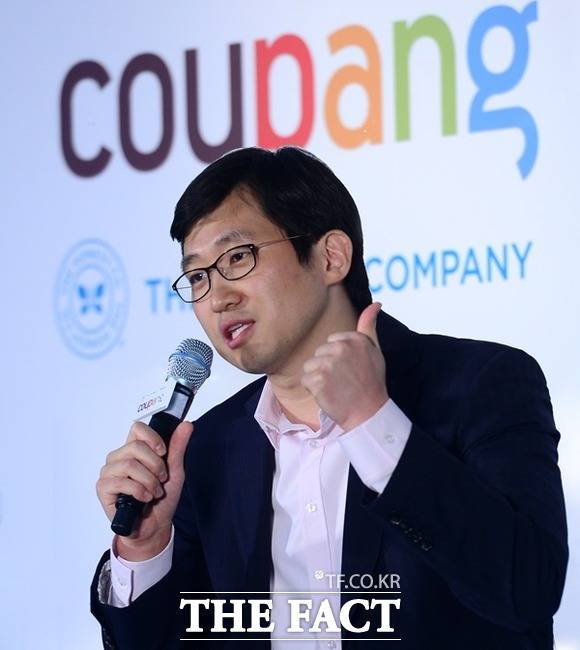 쿠팡 창업주 김범석 쿠팡Inc 이사회 의장이 개인정보 유출 사태와 관련해 국회에서 열리는 연석청문회에 출석하지 않겠다는 의사를 밝혔다. /더팩트 DB
