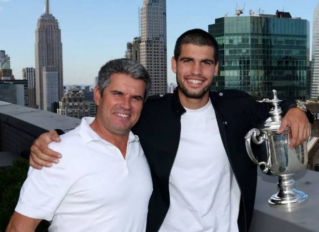 US오픈 우승 후 알카라스(오른쪽)와 아버지.