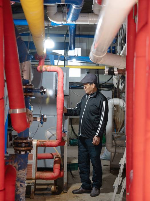 충남 소재 '가○사우나'가 '소상공인 에너지효율향상 지원사업'을 통해 수열히트펌프 1대(100㎾), 공기열히트펌프 3대(66.3㎾ 2대, 68㎾ 1대)를 설치했다. 사진 출처 : 기후에너지환경부