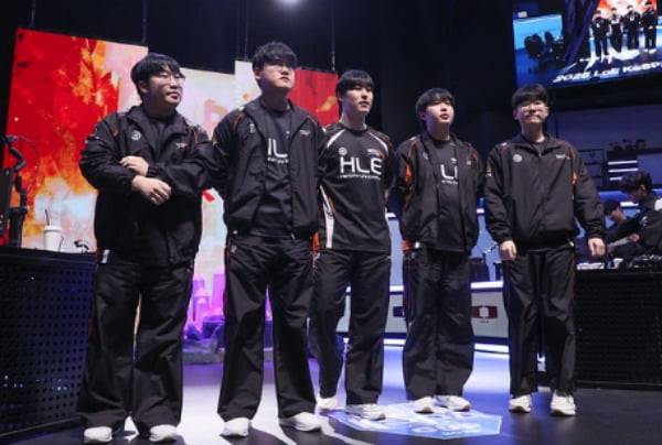 2025 케스파컵에서 처음 호흡을 맞춘 새로운 한화생명e스포츠 선수단의 모습 /한국e스포츠협회 제공