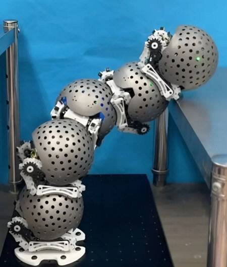 홍콩 중문대 연구진이 개발한 군집 로봇. 중문대 제공