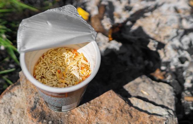 라면 국물은 남기는 것이 손해가 아닌 건강을 지키는 선택이다. 게티이미지