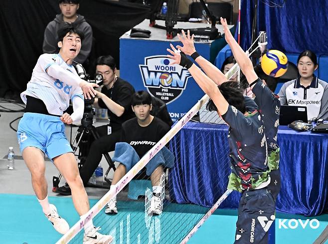 교체되기 전까지 맹활약한 대한항공 임재영 [한국배구연맹 제공. 재판매 및 DB 금지]