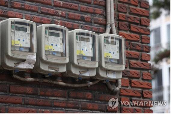 서울의 한 주택가 전력량계(사진=연합뉴스)