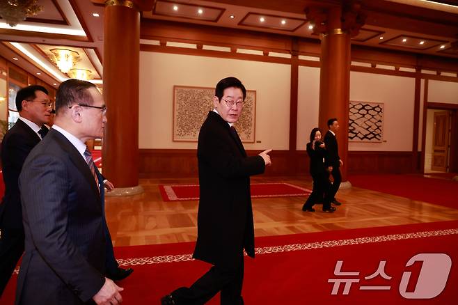 이재명 대통령이 29일 청와대로 첫 출근하고 있다. (청와대통신사진기자단) 2025.12.29/뉴스1 ⓒ News1 허경 기자