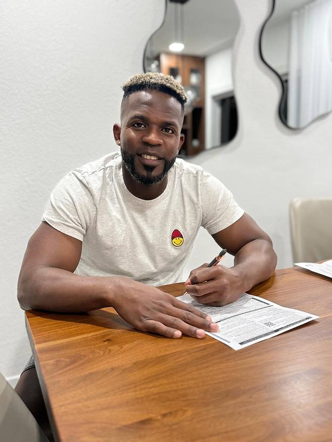 SSG 랜더스와 재계약한 기예르모 에레디아. (SSG 제공)