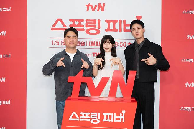 (왼쪽부터) 박원국 PD, 이주빈, 안보현/tvN 제공