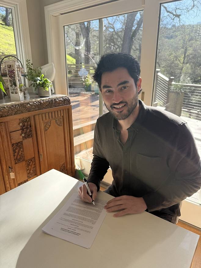 SSG가 29일 외국인 투수 미치 화이트와 재계약을 체결했다. 사진 | SSG 랜더스