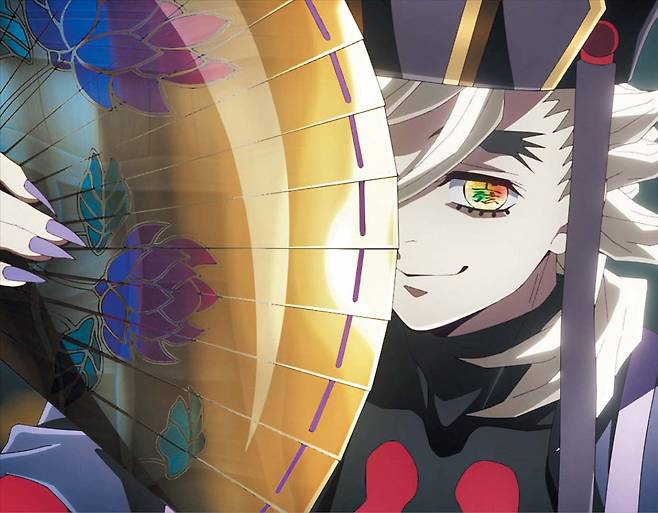 올해 재개봉 흥행 1위인 미야자키 하야오의 ‘모노노케 히메’(사진 위)와 전체 2위를 차지한 ‘극장판 귀멸의 칼날: 무한성편’./NEW·CJ ENM