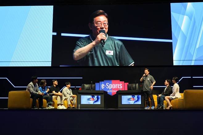 e스포츠 진흥에 대해 설명하는 이재명 대통령(대선 후보 시절 사진)