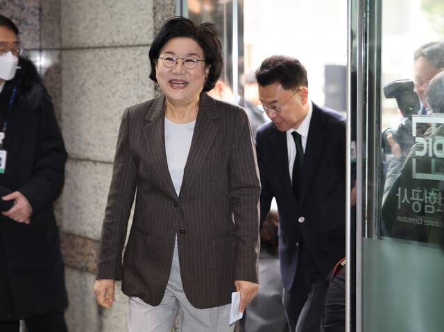 이혜훈 기획예산처 장관 후보자가 29일 서울 중구 예금보험공사에 마련된 인사청문회 준비 사무실로 출근하고 있다. 공동취재