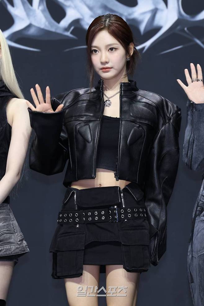 그룹 에스파 닝닝이 27일 오후 서울 용산구 블르스퀘어 마스터카드홀에서 열린 첫 번째 정규 앨범 'Armageddon'(아마겟돈) 발매 기념 쇼케이스에 참석해 포즈를 취하고 있다. 타이틀곡 '아마겟돈'은 무게감이 느껴지는 사운드와 거칠고 절제된 음색이 돋보이는 힙합 댄스곡이다. 서병수 기자 qudtn@edaily.co.kr /2024.05.27/