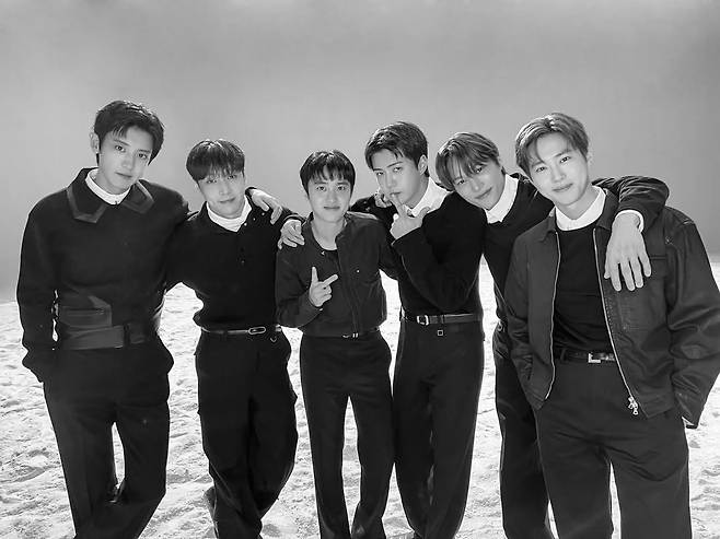 Exo (Instagram @weareone.exo)