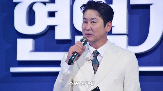 ‘현역가왕3’에 출연한 방송인 신동엽. 크레아스튜디오 제공