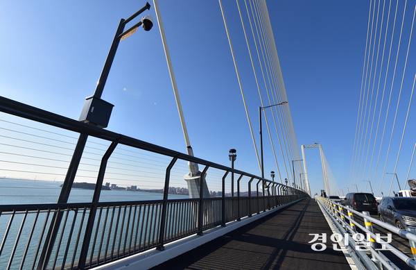 인천 내륙과 영종도를 잇는 세번째 다리인 제3연륙교 개통을 앞두고 프레스투어가 열렸다. 2025.12.30 /조재현기자 jhc@kyeongin.com