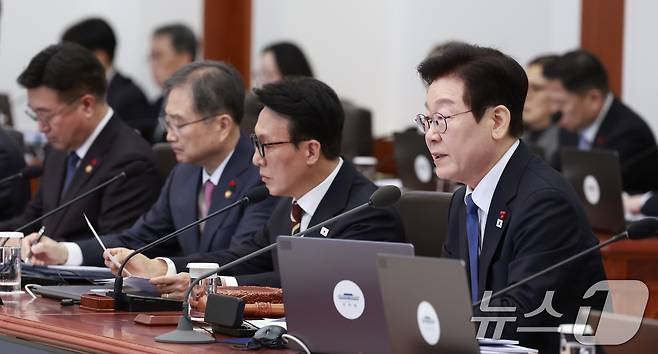 이재명 대통령이 30일 청와대에서 열린 국무회의에서 발언하고 있다. (청와대통신사진기자단) 2025.12.30/뉴스1 ⓒ News1 허경 기자