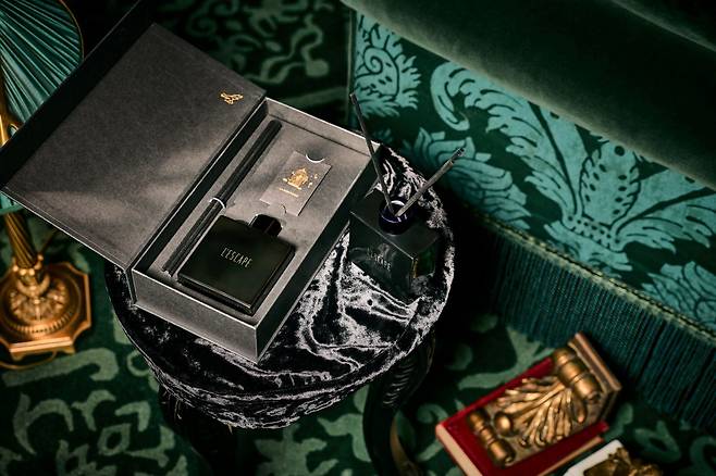 레스케이프가 제안하는 새로운 로망을 경험할 수 있는 객실 패키지 ‘로망 인 레스케이프’.