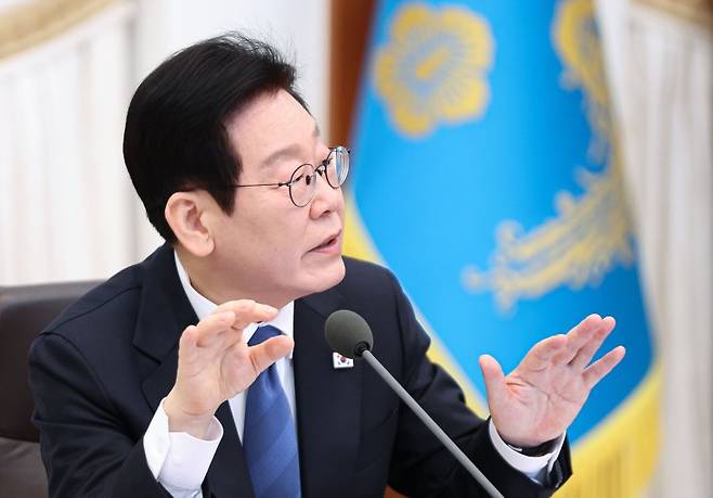 이재명 대통령이 30일 청와대에서 열린 국무회의에서 발언하고 있다. 청와대통신사진기자단