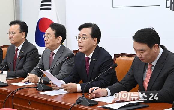 송언석 국민의힘 원내대표가 30일 서울 여의도 국회에서 열린 원내대책회의에서 발언하고 있다. [사진=곽영래 기자]