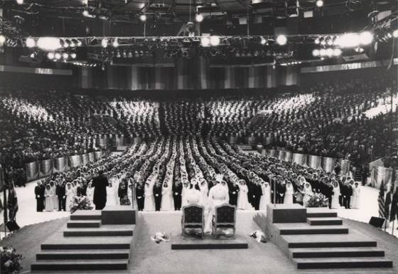 문선명 총재는 합동결혼식에서 사진만 보고 결혼 대상자를 짝짓기도 했다. 일종의 매칭이다. 사진 통일교