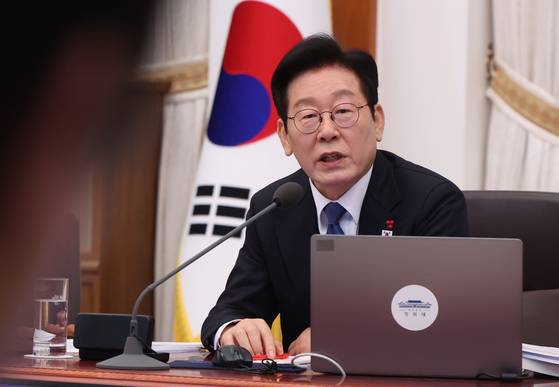 이재명 대통령이 30일 서울 청와대 세종실에서 열린 국무회의에서 발언하고 있다. 청와대사진기자단