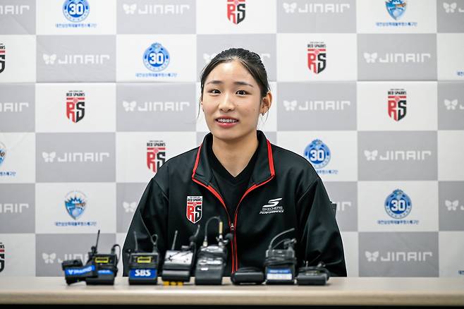Mongolian volleyball player Inkushi, whose given name is Jamiyanpurev Enkhsoyol, speaks during a press conference at a venue in Daejeon on Dec. 19. [YONHAP]
