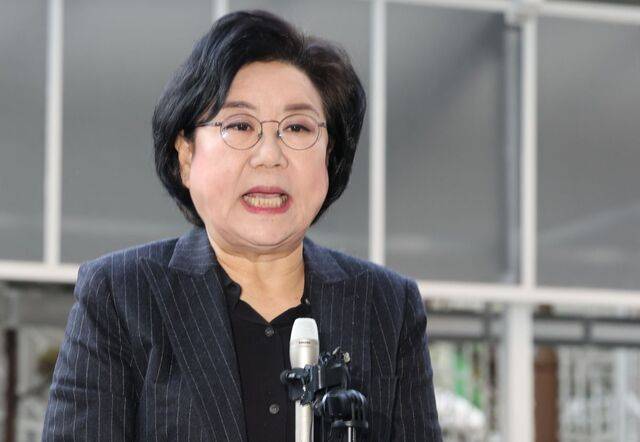 이혜훈 기획예산처 장관 후보자가 30일 오전 서울 중구 예금보험공사에 마련된 인사청문회 준비 사무실로 출근하며 과거 발언에 대해 사과하고 있다.  연합뉴스