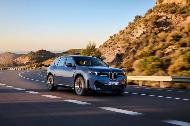 [서울=뉴시스] BMW의 첫 번째 노이어 클라쎄 모델 'BMW 뉴 iX3' 모습. (사진=BMW 코리아 제공) 2025.09.25 photo@newsis.com *재판매 및 DB 금지
