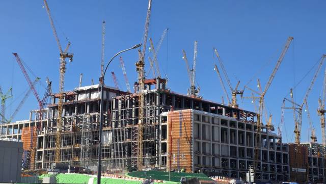 지난 26일 SK하이닉스 용인 클러스터 공사 현장에서 수십 대의 대형 크레인이 1기 팹 공사를 진행하고 있다. 용인=노우리 기자