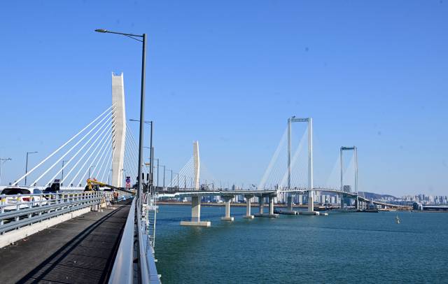 17일 제3연륙교 1공구와 2공구가 막바지 공차가 한창이다. 사진제공=인천시