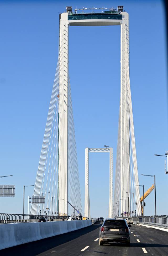 제3연륙교 주탑은 개항 도시 인천, 세계로 향하는 관문을 상징 ‘문(門)’ 형식으로 건설됐다. 사진제공=인천시