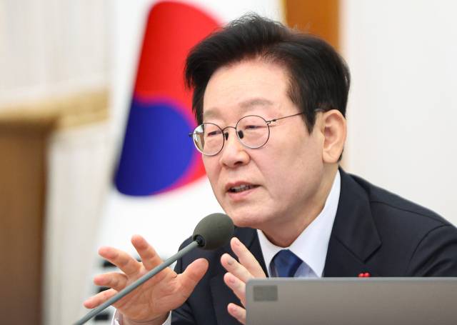 이재명 대통령이 30일 청와대에서 열린 국무회의에서 발언하고 있다. 연합뉴스