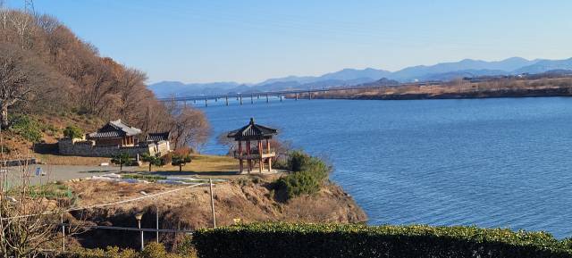 곡강정과 수산다리