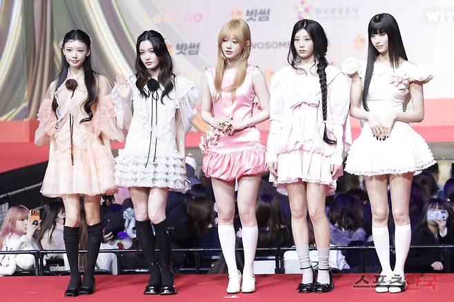 그룹 아일릿. 25.12.25 ⓒ이혜영 기자 lhy@hankooki.com