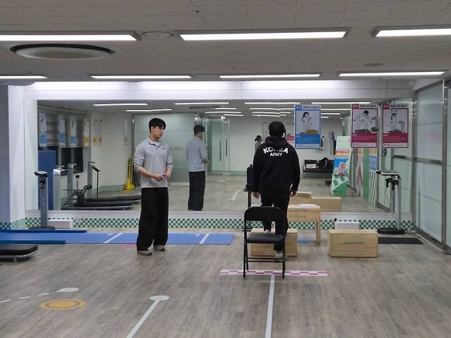 서울 동대문구 서울시립대학교 '서울체력9988 체력인증센터'에서 31일 한 시민이 심폐지구력 측정을 하고 있다.ⓒ데일리안 허찬영 기자