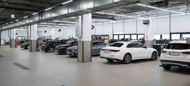 내달 2일 오픈하는 한성자동차의 성동 서비스센터로 국내 메르세데스-벤츠 서비스센터 가운데 최대 규모를 갖춘 종합 서비스 시설이다. [한성자동차 제공]