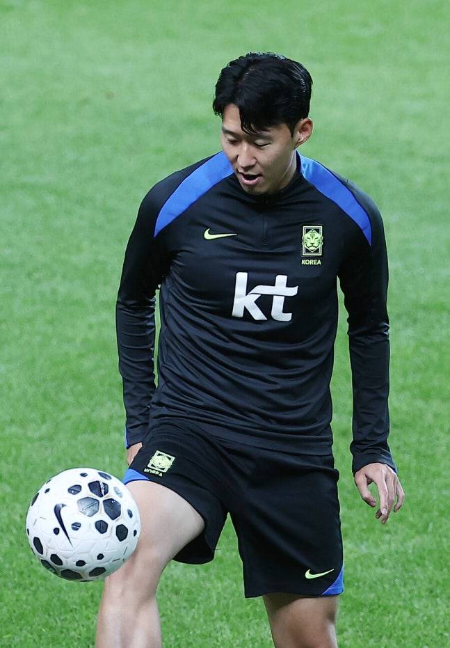 ▲ 북중미 월드컵 A조에서 강력한 1위 후보로 꼽히는 멕시코에 가장 까다로울 상대는 "손흥민이 버틴 한국"이란 분석이 나왔다. A조에서 멕시코가 가장 경계해야 할 '개인'은 "단연 한국과 LAFC의 스타 손흥민"이라고 벌써 긴장하고 있다. ⓒ연합뉴스