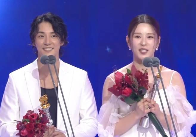 윤시윤, 박하얀. 사진|‘2025 SBS 연예대상’