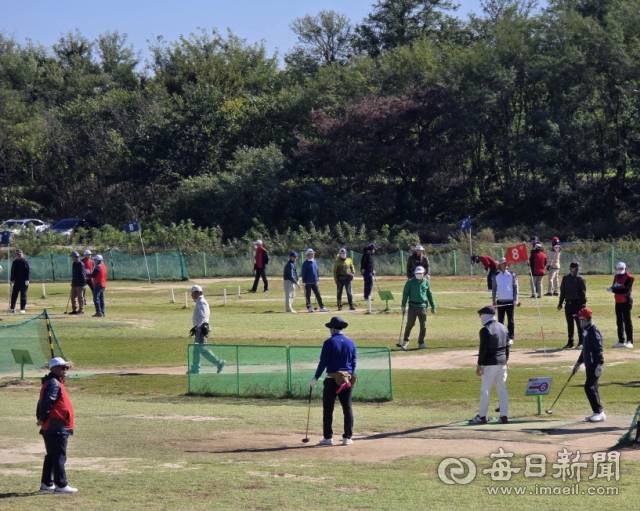 포항시가 고령화시대를 맞아 2035년까지 파크골프장을 경북지역 최대 규모로 확충키로 했다. 사징은 기존 최대 홀수(36홀)를 갖춘 형산강파크골프장 전경. 매일신문DB