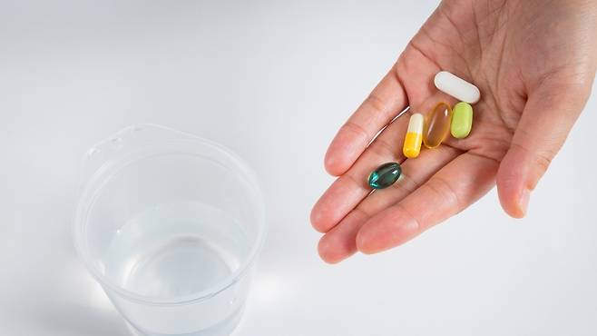 영양제도 잘 알고 먹어야 부작용은 줄이고, 효과는 최대화할 수 있다｜출처: 클립아트코리아