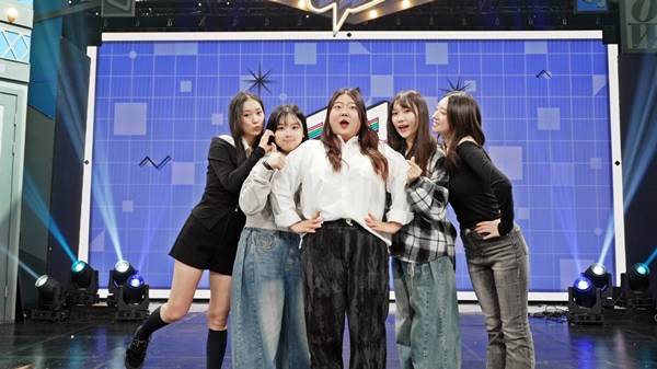 KBS 2TV '개그콘서트'의 황혜선(사진 맨 왼쪽부터 오른쪽으로), 손유담, 김가은, 서성경, 손민경/사진제공=KBS 2TV '개그콘서트'