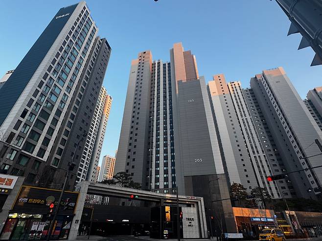 지난 12월 30일 오후 경기 광명 광명동 트리우스 광명 아파트 전경. /박지윤 기자