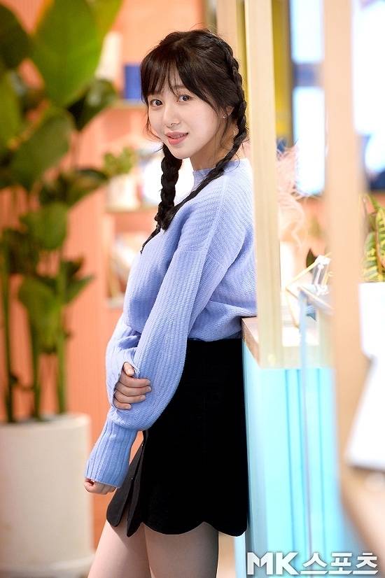 그룹 AOA 출신 권민아가 새해 첫날부터 어린 시절 사진과 함께 장문의 글을 연이어 공개하며 불안정한 심경을 드러내 우려를 낳고 있다. / 사진 = 천정환 기자