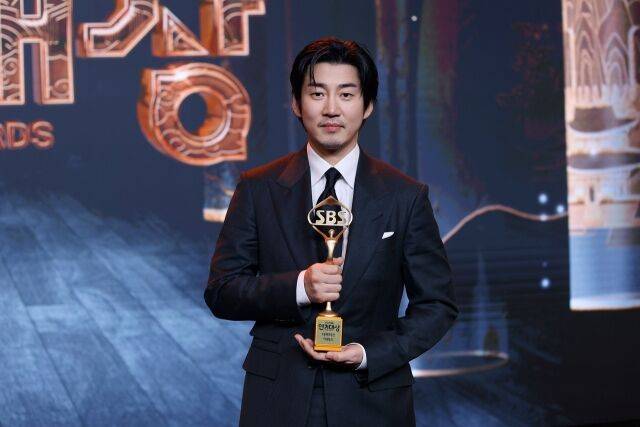 윤계상 / 저스트 엔터테인먼트