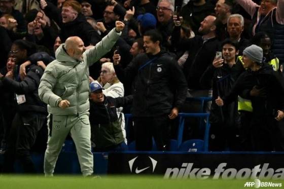 엔소 마레스카 첼시 감독이 2025~2026시즌 잉글랜드 프리미어리그(EPL) 리버풀전 극장골 이후 기뻐하고 있다. /AFPBBNews=뉴스1